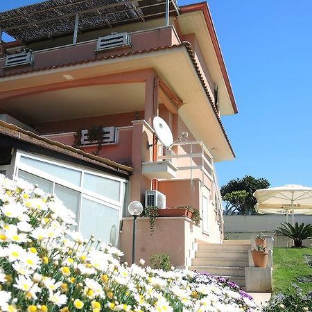 Le Ninfe Bed And Breakfast Anzio Bagian luar foto