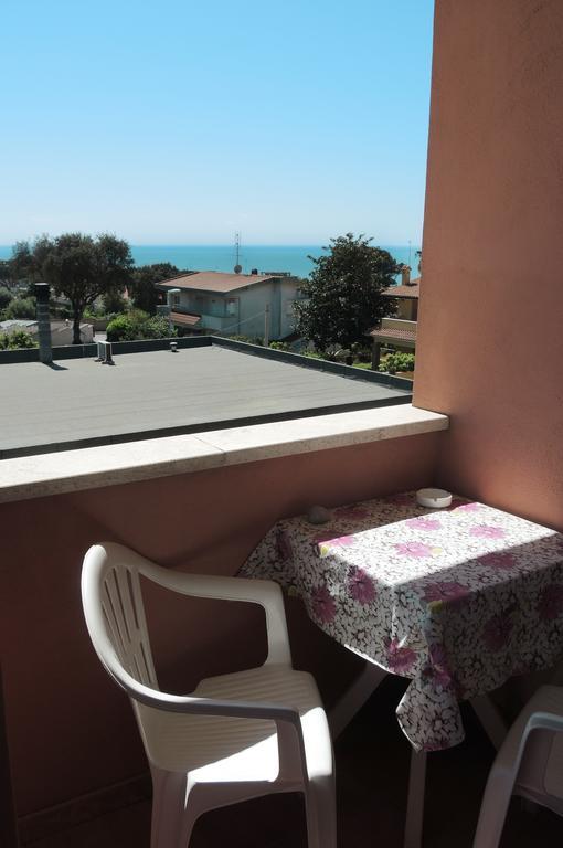 Le Ninfe Bed And Breakfast Anzio Bagian luar foto