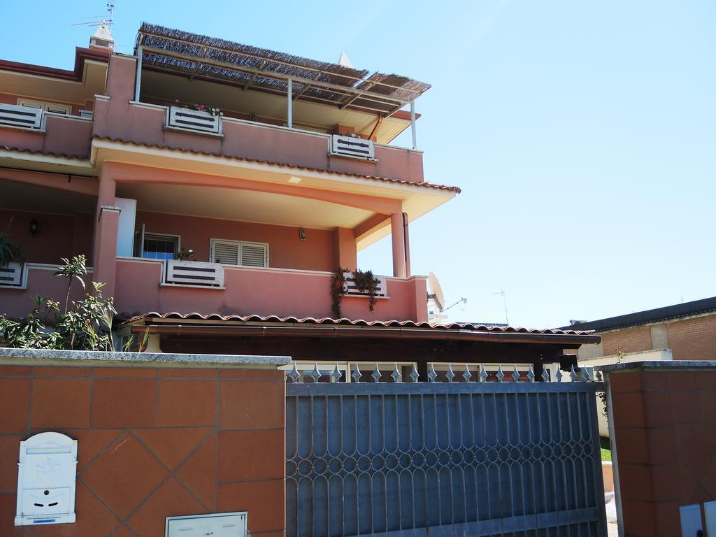 Le Ninfe Bed And Breakfast Anzio Bagian luar foto