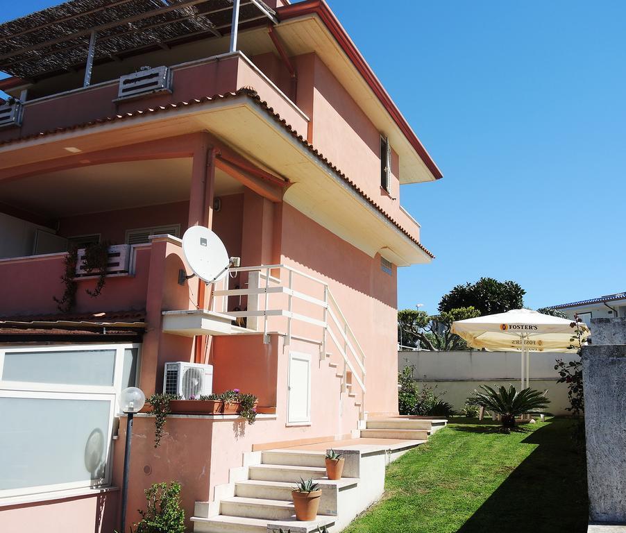 Le Ninfe Bed And Breakfast Anzio Bagian luar foto