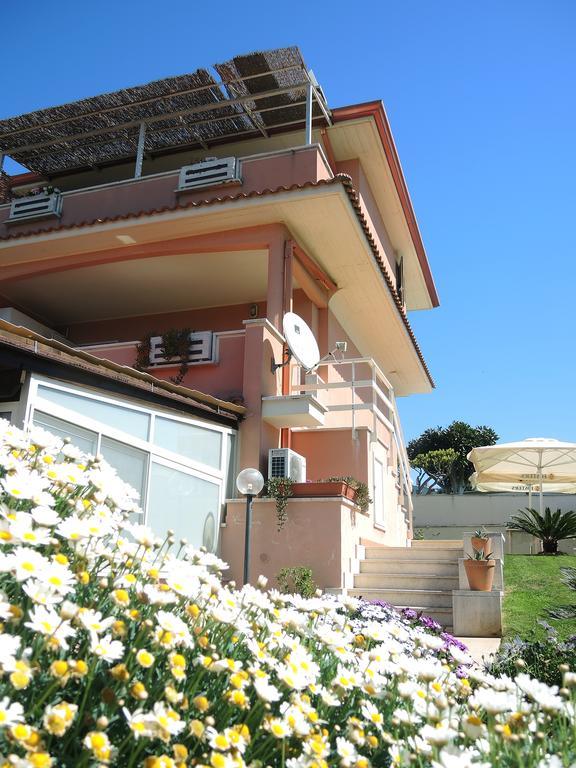 Le Ninfe Bed And Breakfast Anzio Bagian luar foto